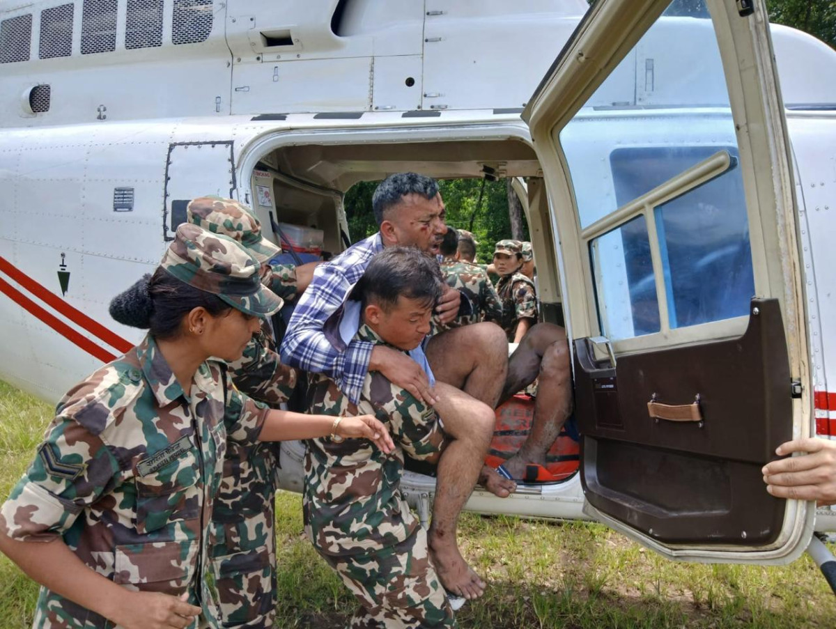 रसुवाको भोटेकोशीमा आएको बाढीपछि खोजी तथा उद्धार कार्य तिब्र